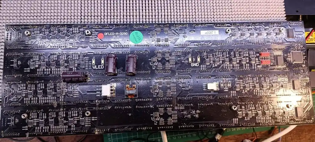 picture of lots of electronics